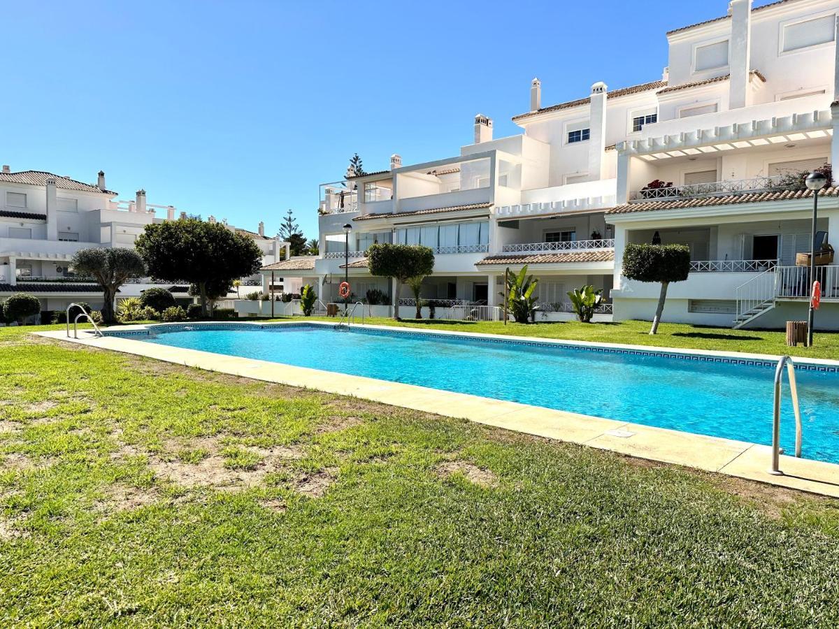 Moderno Apartamento Con Preciosas Vistas Al Mar En Urbanizacion Con Piscina - Rio Real 11 2G Marbella Eksteriør billede