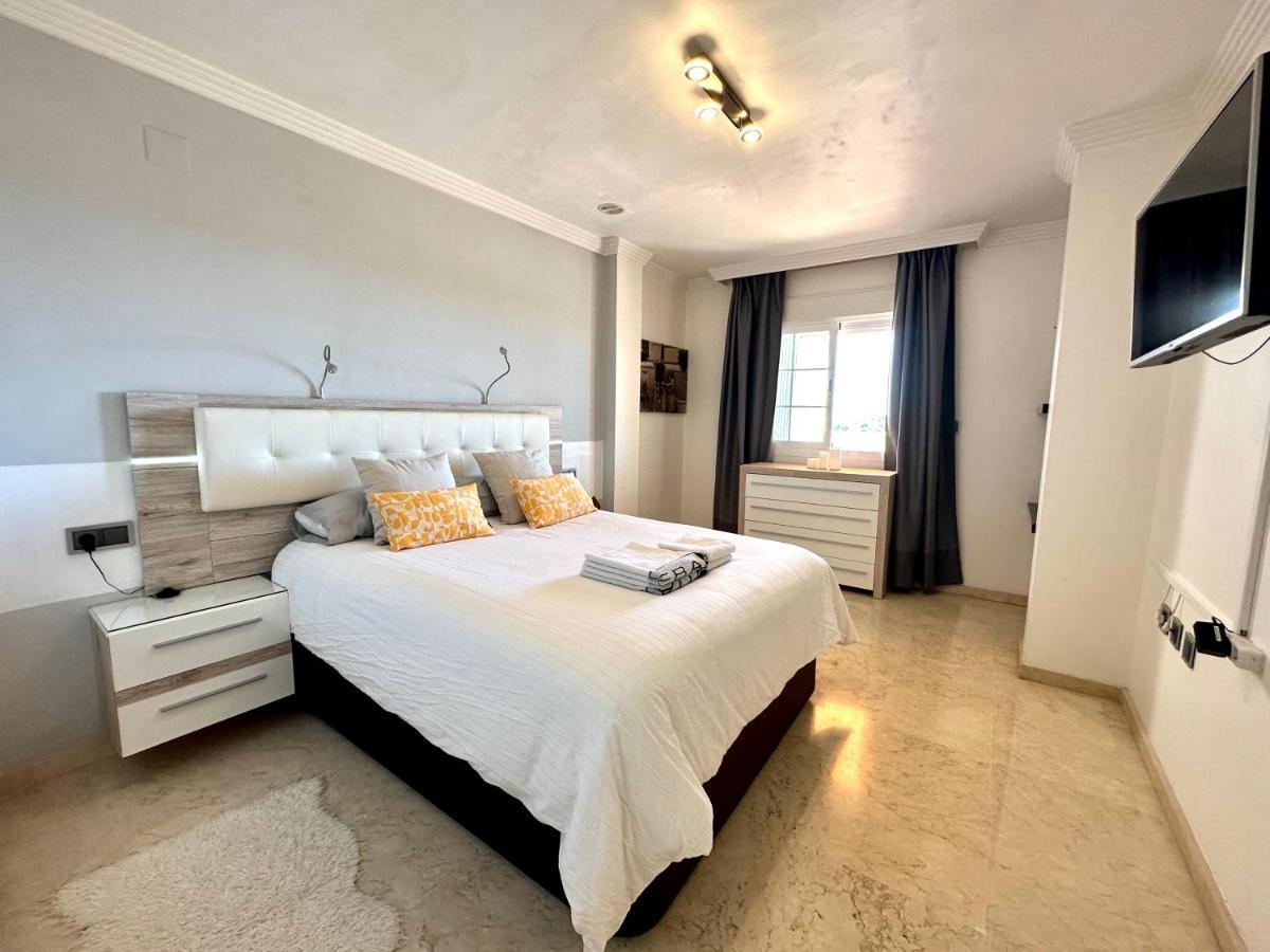 Moderno Apartamento Con Preciosas Vistas Al Mar En Urbanizacion Con Piscina - Rio Real 11 2G Marbella Eksteriør billede