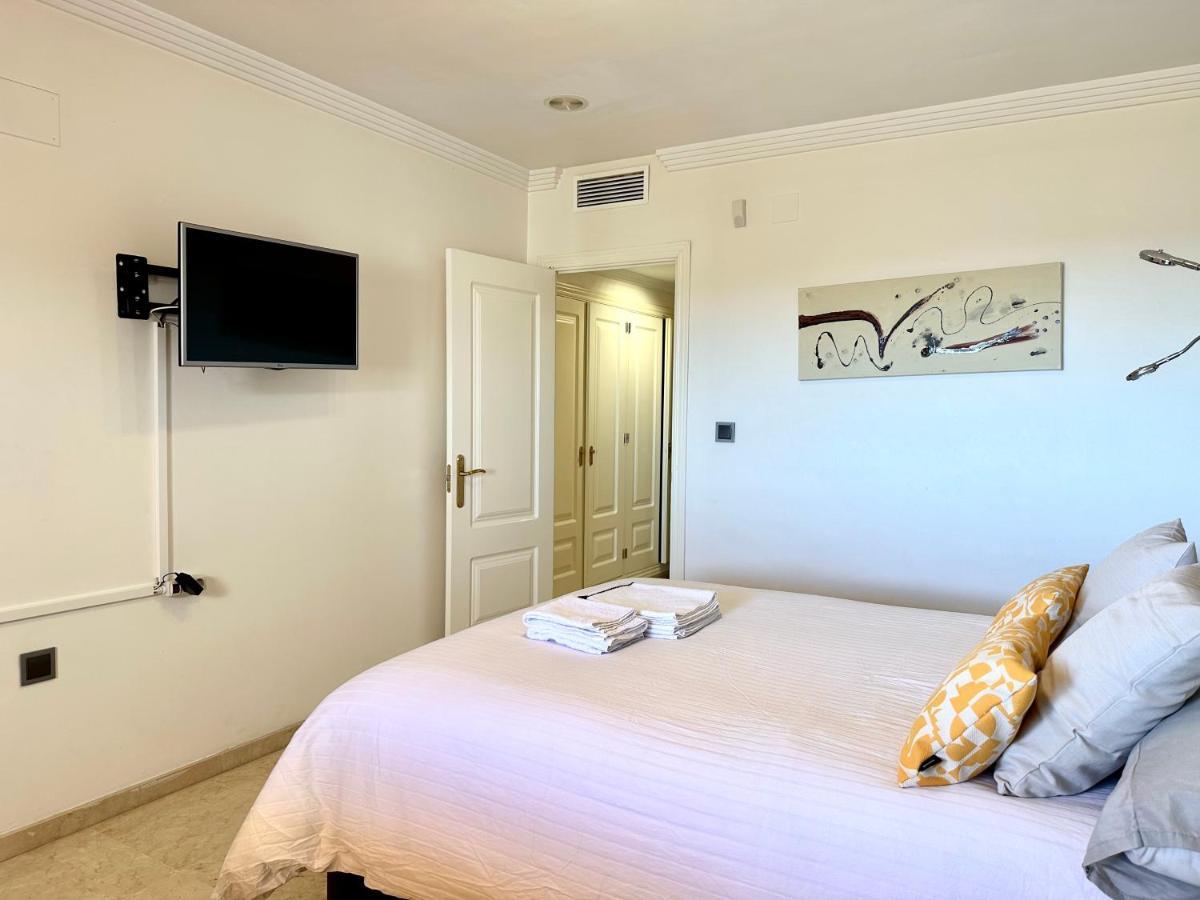 Moderno Apartamento Con Preciosas Vistas Al Mar En Urbanizacion Con Piscina - Rio Real 11 2G Marbella Eksteriør billede