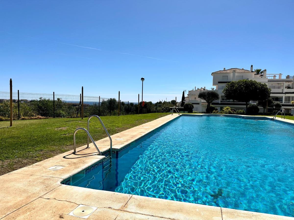 Moderno Apartamento Con Preciosas Vistas Al Mar En Urbanizacion Con Piscina - Rio Real 11 2G Marbella Eksteriør billede