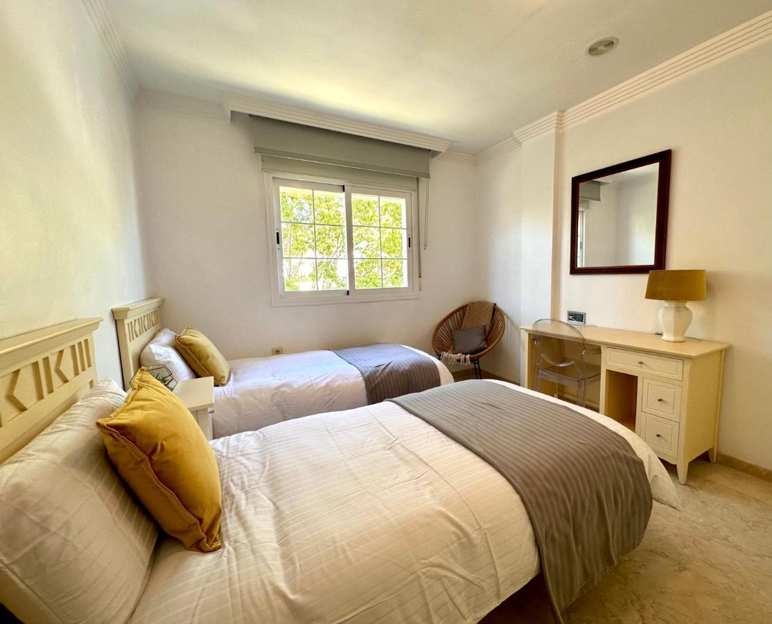 Moderno Apartamento Con Preciosas Vistas Al Mar En Urbanizacion Con Piscina - Rio Real 11 2G Marbella Eksteriør billede